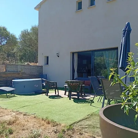 Rez De Avec 70m2 Avec Parking Prive *